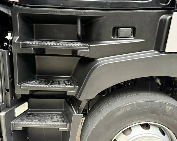 Рено Range T 2017 в Дубно на Automoto.ua Черный Рено Range T, объемом двигателя 12.9 л и пробегом 700 тыс. км за 34999 $, фото 88 на Automoto.ua