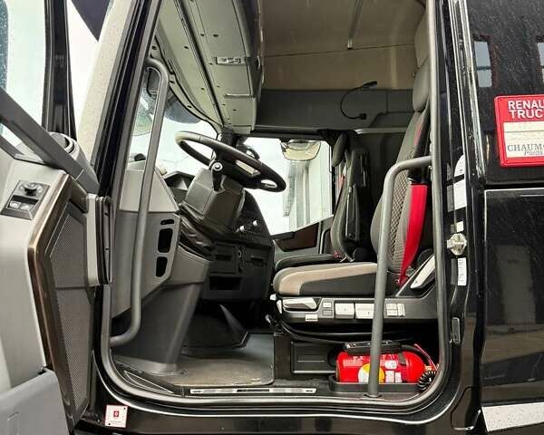 Рено Range T 2017 в Дубно на Automoto.ua Черный Рено Range T, объемом двигателя 12.9 л и пробегом 700 тыс. км за 34999 $, фото 91 на Automoto.ua