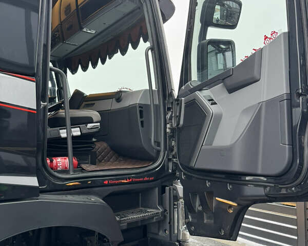 Черный Рено Range T, объемом двигателя 10.8 л и пробегом 656 тыс. км за 31694 $, фото 21 на Automoto.ua