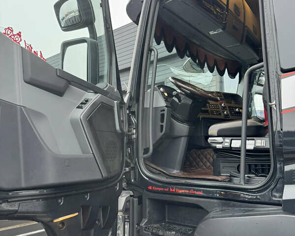 Черный Рено Range T, объемом двигателя 10.8 л и пробегом 656 тыс. км за 31694 $, фото 31 на Automoto.ua