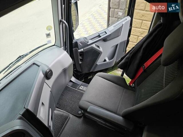 Черный Рено Range T, объемом двигателя 13 л и пробегом 945 тыс. км за 33900 $, фото 64 на Automoto.ua