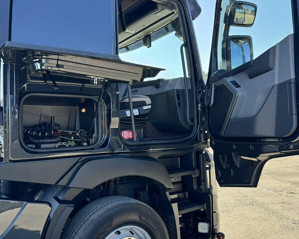 Черный Рено Range T, объемом двигателя 10.8 л и пробегом 657 тыс. км за 32193 $, фото 23 на Automoto.ua