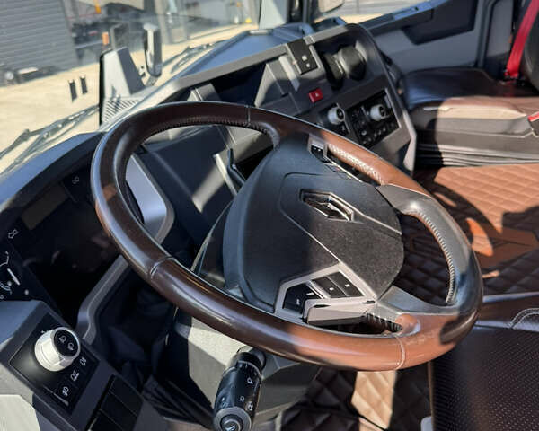 Черный Рено Range T, объемом двигателя 10.8 л и пробегом 657 тыс. км за 32193 $, фото 39 на Automoto.ua