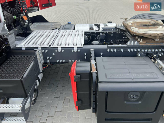 Красный Рено Range T, объемом двигателя 10.8 л и пробегом 545 тыс. км за 27796 $, фото 8 на Automoto.ua