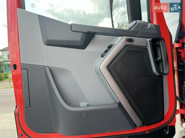 Красный Рено Range T, объемом двигателя 10.8 л и пробегом 545 тыс. км за 27796 $, фото 18 на Automoto.ua