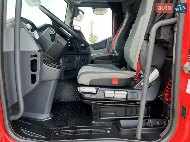 Красный Рено Range T, объемом двигателя 10.8 л и пробегом 545 тыс. км за 27796 $, фото 19 на Automoto.ua