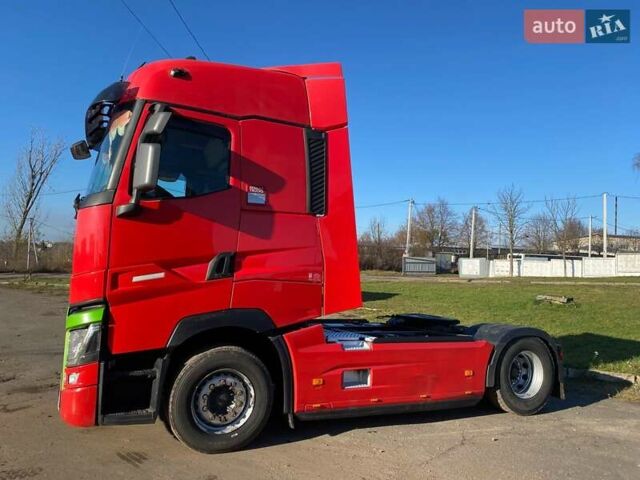 Красный Рено Range T, объемом двигателя 12.78 л и пробегом 300 тыс. км за 19800 $, фото 3 на Automoto.ua