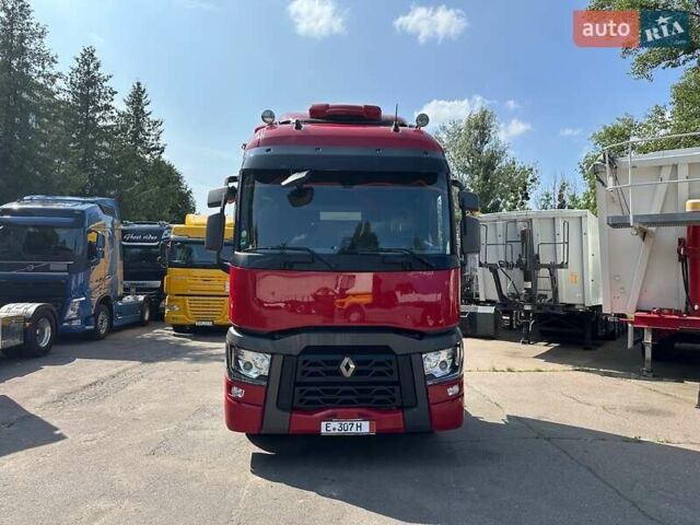 Красный Рено Range T, объемом двигателя 12.9 л и пробегом 698 тыс. км за 31900 $, фото 1 на Automoto.ua