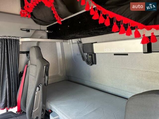 Красный Рено Range T, объемом двигателя 12.9 л и пробегом 698 тыс. км за 31900 $, фото 36 на Automoto.ua