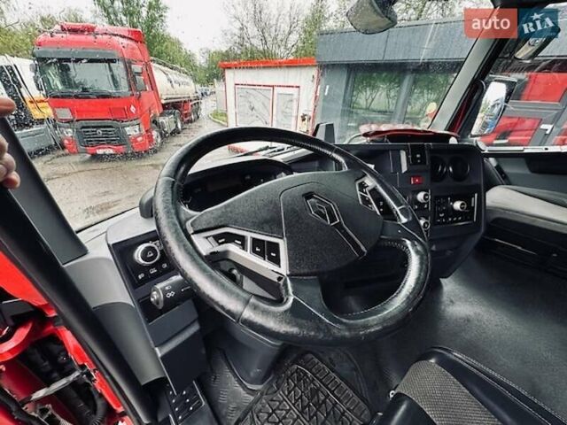 Красный Рено Range T, объемом двигателя 12.8 л и пробегом 700 тыс. км за 29900 $, фото 49 на Automoto.ua