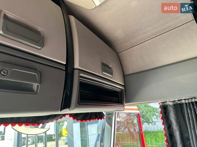 Красный Рено Range T, объемом двигателя 12.9 л и пробегом 698 тыс. км за 31900 $, фото 37 на Automoto.ua