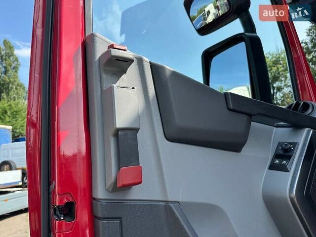 Красный Рено Range T, объемом двигателя 12.9 л и пробегом 698 тыс. км за 31900 $, фото 26 на Automoto.ua