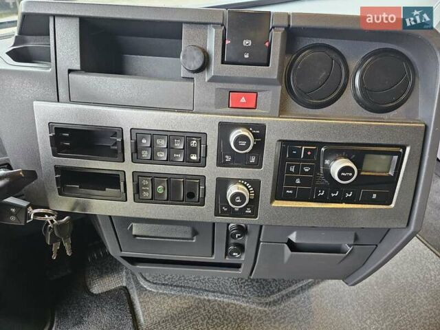 Красный Рено Range T, объемом двигателя 13 л и пробегом 900 тыс. км за 29999 $, фото 51 на Automoto.ua