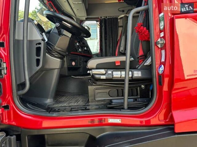Красный Рено Range T, объемом двигателя 12.9 л и пробегом 698 тыс. км за 31900 $, фото 28 на Automoto.ua