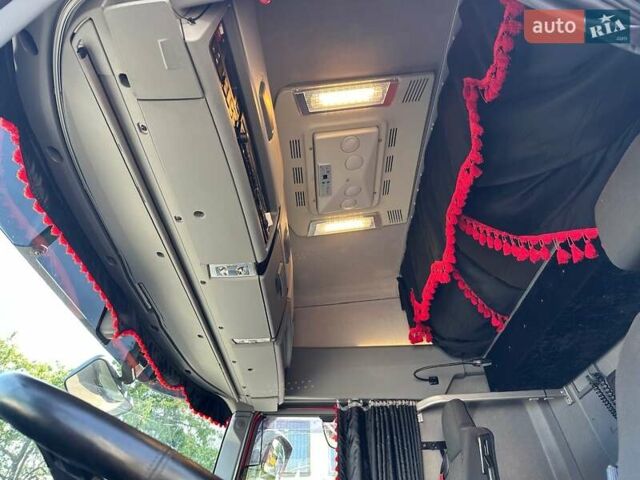 Красный Рено Range T, объемом двигателя 12.9 л и пробегом 698 тыс. км за 31900 $, фото 31 на Automoto.ua