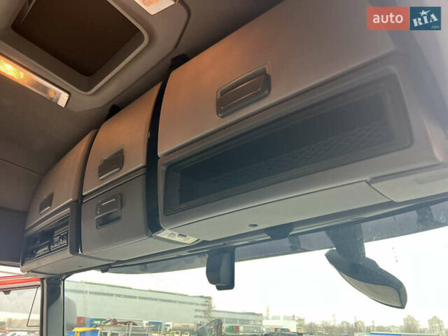 Красный Рено Range T, объемом двигателя 12.9 л и пробегом 618 тыс. км за 29900 $, фото 24 на Automoto.ua