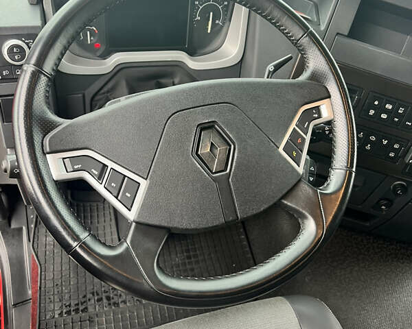 Красный Рено Range T, объемом двигателя 12.9 л и пробегом 618 тыс. км за 29900 $, фото 11 на Automoto.ua