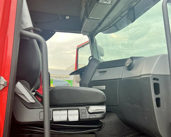 Красный Рено Range T, объемом двигателя 12.9 л и пробегом 618 тыс. км за 29900 $, фото 7 на Automoto.ua