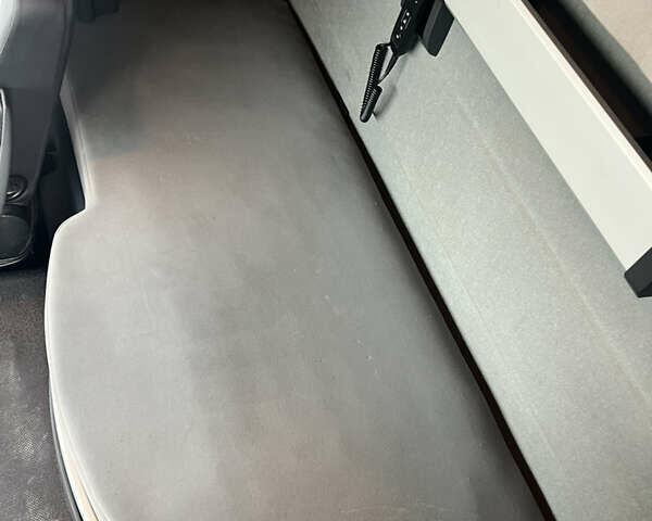 Красный Рено Range T, объемом двигателя 12.9 л и пробегом 618 тыс. км за 29900 $, фото 13 на Automoto.ua