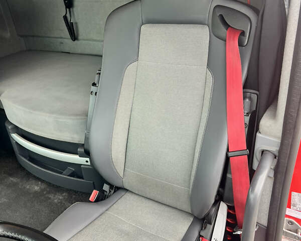 Красный Рено Range T, объемом двигателя 12.9 л и пробегом 618 тыс. км за 29900 $, фото 12 на Automoto.ua