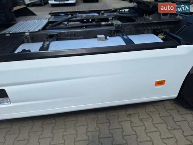 Рено Range T, объемом двигателя 12.9 л и пробегом 700 тыс. км за 27379 $, фото 2 на Automoto.ua