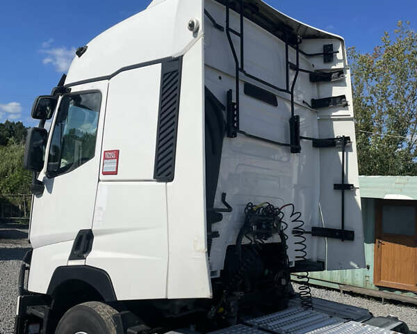 Рено Range T, объемом двигателя 12.9 л и пробегом 800 тыс. км за 25999 $, фото 5 на Automoto.ua