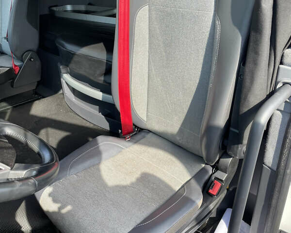 Рено Range T, объемом двигателя 12.9 л и пробегом 800 тыс. км за 25999 $, фото 22 на Automoto.ua