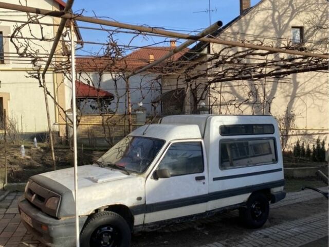 Білий Рено Рапід, об'ємом двигуна 1.4 л та пробігом 150 тис. км за 450 $, фото 4 на Automoto.ua