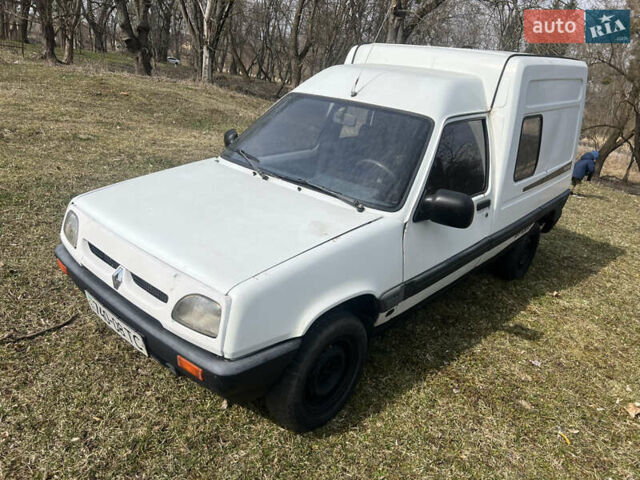 Білий Рено Рапід, об'ємом двигуна 1.9 л та пробігом 334 тис. км за 1299 $, фото 9 на Automoto.ua