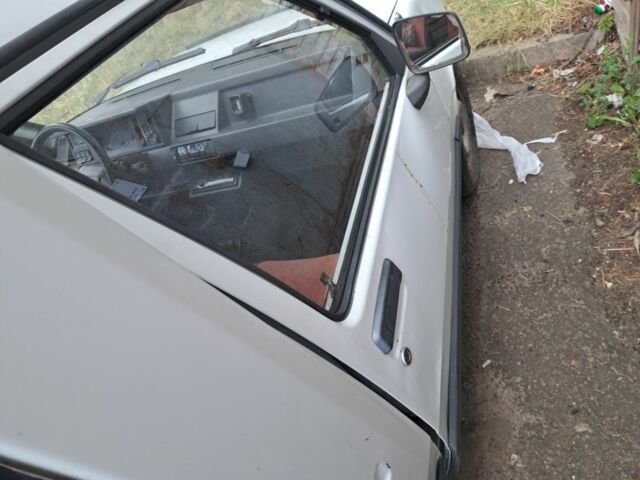 Белый Рено Рапид, объемом двигателя 0 л и пробегом 143 тыс. км за 1178 $, фото 3 на Automoto.ua