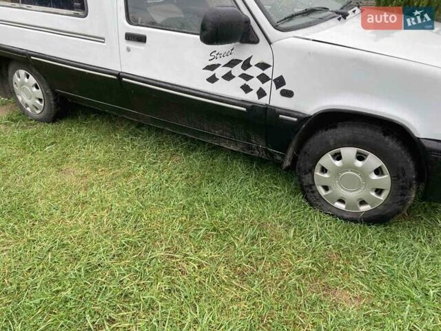 Белый Рено Рапид, объемом двигателя 1.9 л и пробегом 320 тыс. км за 1300 $, фото 5 на Automoto.ua
