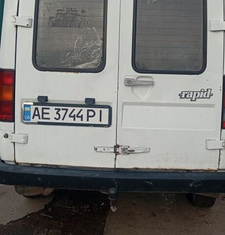 Белый Рено Рапид, объемом двигателя 1.6 л и пробегом 350 тыс. км за 1300 $, фото 1 на Automoto.ua