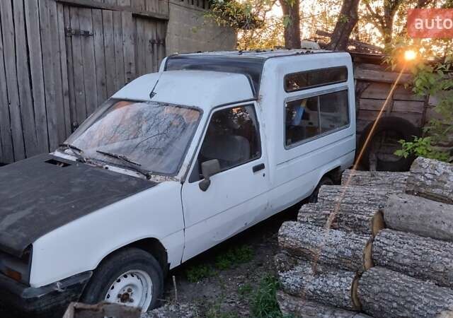 Белый Рено Рапид, объемом двигателя 1.6 л и пробегом 240 тыс. км за 700 $, фото 8 на Automoto.ua