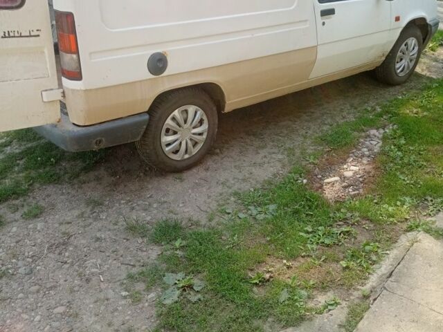 Білий Рено Рапід, об'ємом двигуна 0 л та пробігом 1000 тис. км за 700 $, фото 2 на Automoto.ua