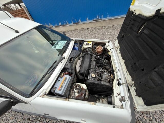 Білий Рено Рапід, об'ємом двигуна 1.6 л та пробігом 300 тис. км за 999 $, фото 15 на Automoto.ua