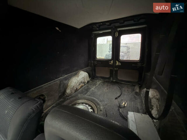 Белый Рено Рапид, объемом двигателя 1.6 л и пробегом 300 тыс. км за 999 $, фото 12 на Automoto.ua