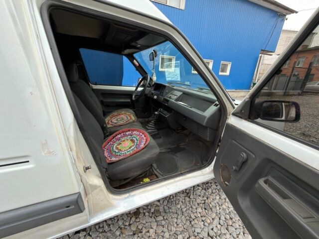 Білий Рено Рапід, об'ємом двигуна 1.6 л та пробігом 300 тис. км за 999 $, фото 13 на Automoto.ua