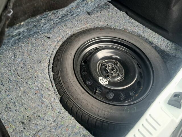 Белый Рено Родео, объемом двигателя 0.9 л и пробегом 125 тыс. км за 8300 $, фото 20 на Automoto.ua