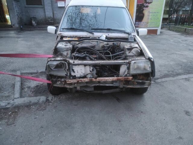Белый Рено Родео, объемом двигателя 1.39 л и пробегом 100 тыс. км за 500 $, фото 2 на Automoto.ua