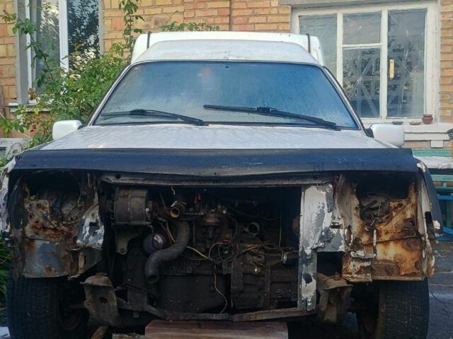Белый Рено Родео, объемом двигателя 1.39 л и пробегом 100 тыс. км за 500 $, фото 1 на Automoto.ua
