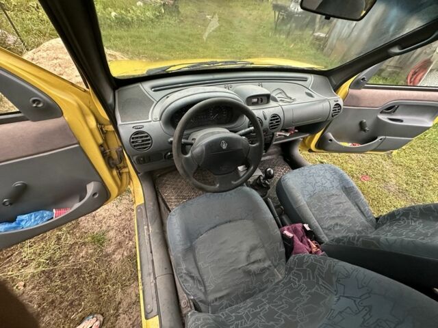 Желтый Рено Родео, объемом двигателя 1.9 л и пробегом 235 тыс. км за 1800 $, фото 7 на Automoto.ua