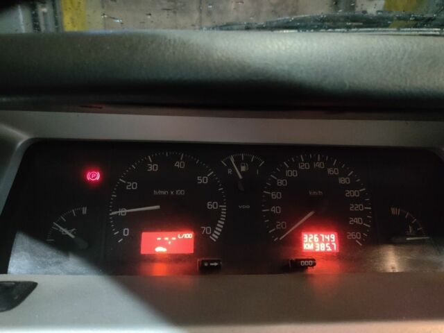 Червоний Рено Сафран, об'ємом двигуна 2.2 л та пробігом 300 тис. км за 1450 $, фото 6 на Automoto.ua