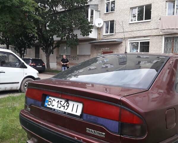Красный Рено Сафран, объемом двигателя 2.2 л и пробегом 228 тыс. км за 1500 $, фото 3 на Automoto.ua