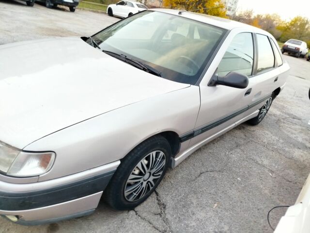 Серый Рено Сафран, объемом двигателя 2.2 л и пробегом 341 тыс. км за 1903 $, фото 2 на Automoto.ua