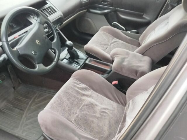 Серый Рено Сафран, объемом двигателя 2.2 л и пробегом 341 тыс. км за 1903 $, фото 10 на Automoto.ua