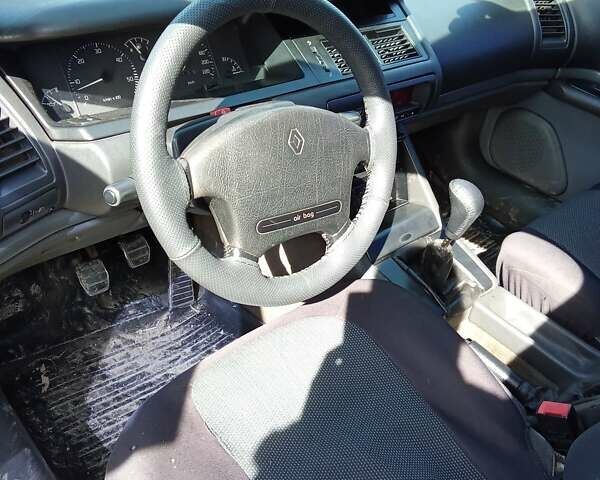 Серый Рено Сафран, объемом двигателя 2.5 л и пробегом 323 тыс. км за 800 $, фото 2 на Automoto.ua