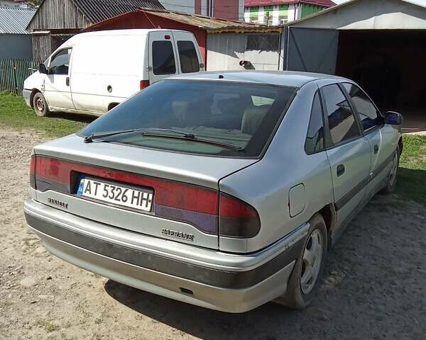 Серый Рено Сафран, объемом двигателя 2.5 л и пробегом 323 тыс. км за 800 $, фото 4 на Automoto.ua