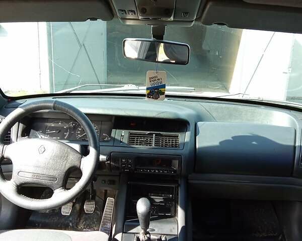 Серый Рено Сафран, объемом двигателя 2.5 л и пробегом 323 тыс. км за 800 $, фото 3 на Automoto.ua