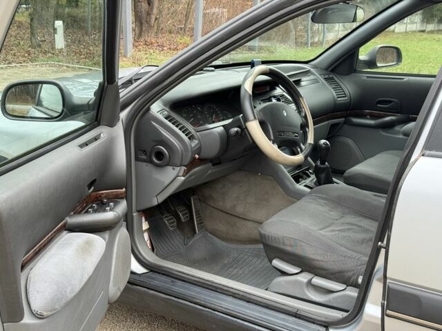 Сірий Рено Сафран, об'ємом двигуна 1.9 л та пробігом 1 тис. км за 1550 $, фото 10 на Automoto.ua