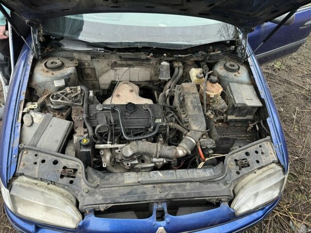 Синий Рено Сафран, объемом двигателя 2.2 л и пробегом 350 тыс. км за 710 $, фото 2 на Automoto.ua